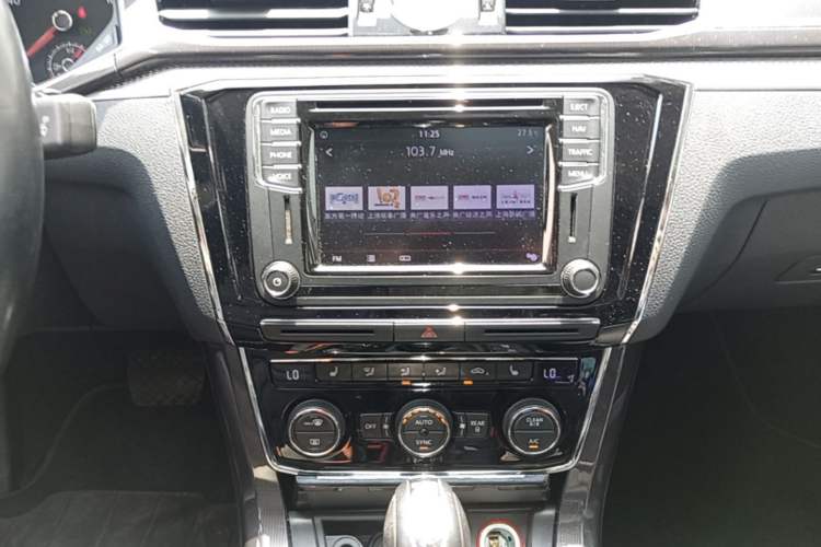 Used Volkswagen Passat 2017 330TSI DSG Prestige Edition Audio And AC Panel