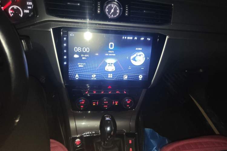 Used Volkswagen Passat 2017 330TSI DSG Luxury Edition Audio And AC Panel