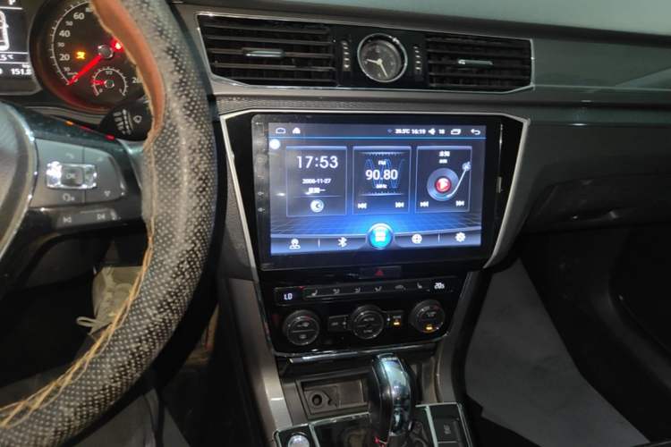 Used Volkswagen Passat 2017 330TSI DSG Luxury Edition Audio And AC Panel