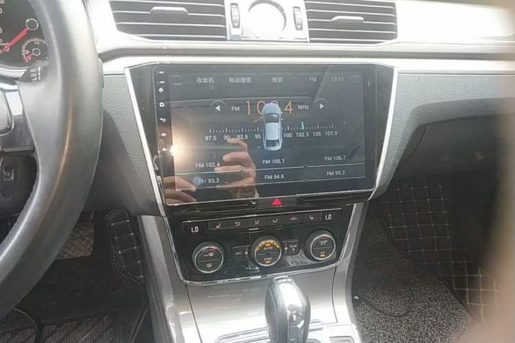 Used Volkswagen Passat 2017 330TSI DSG Luxury Edition Audio And AC Panel