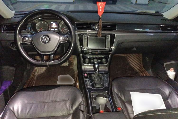 Used Volkswagen Passat 2017 330TSI DSG Prestige Edition Center Console