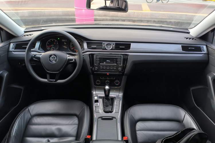 Used Volkswagen Passat 2017 1.8TSI DSG Government Procurement Version (CEA Engine) Center Console