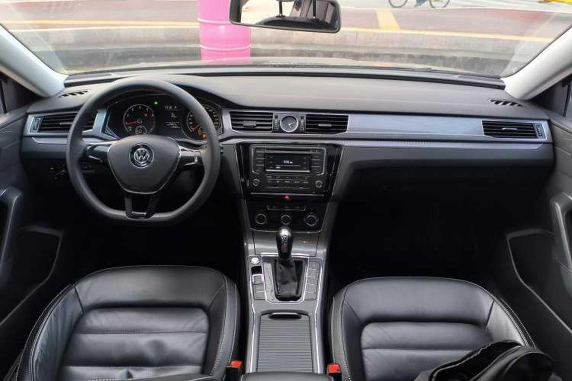 Used Volkswagen Passat 2017 1.8TSI DSG Government Procurement Version (CEA Engine) Center Console