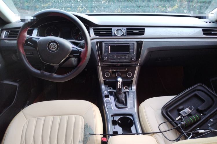 Used Volkswagen Passat 2017 330TSI DSG Luxury Edition Center Console