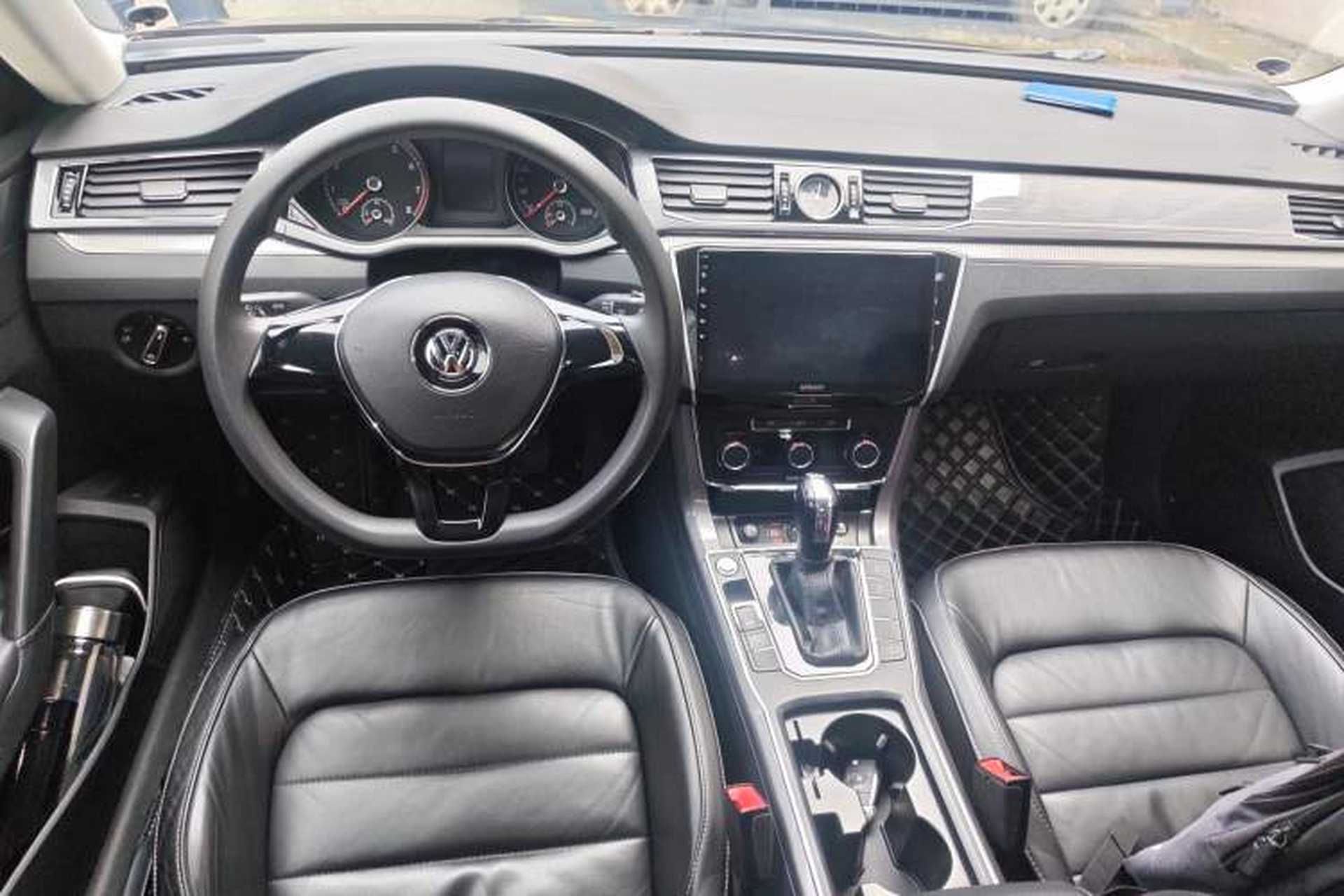 Used Volkswagen Passat 2017 280TSI DSG Luxury Edition Center Console