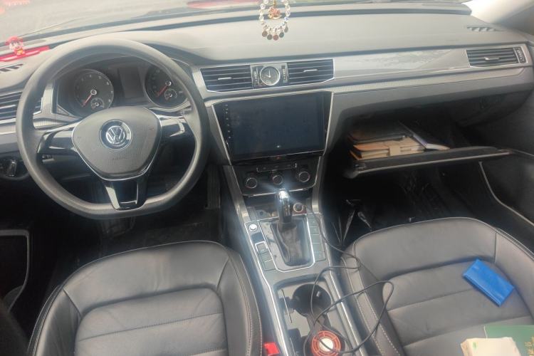 Used Volkswagen Passat 2017 280TSI DSG Luxury Edition Center Console