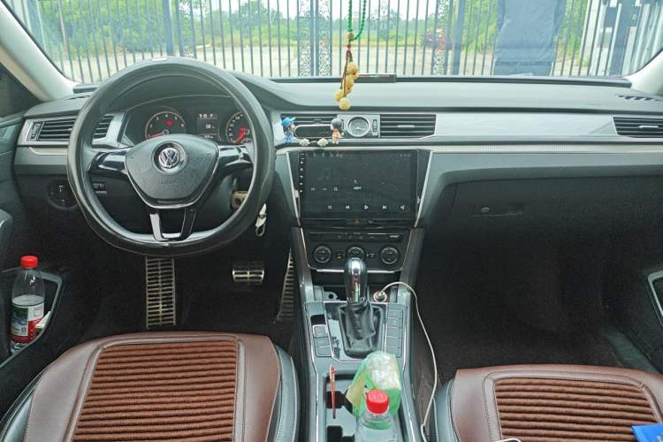 Used Volkswagen Passat 2017 1.8TSI DSG Government Procurement Version (CEA Engine) Center Console
