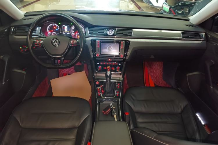 Used Volkswagen Passat 2017 330TSI DSG Prestige Edition Center Console