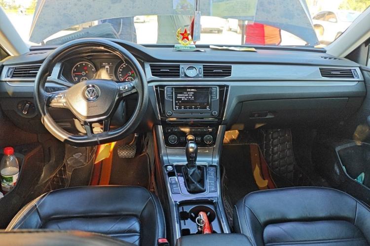 Used Volkswagen Passat 2017 330TSI DSG Luxury Edition Center Console