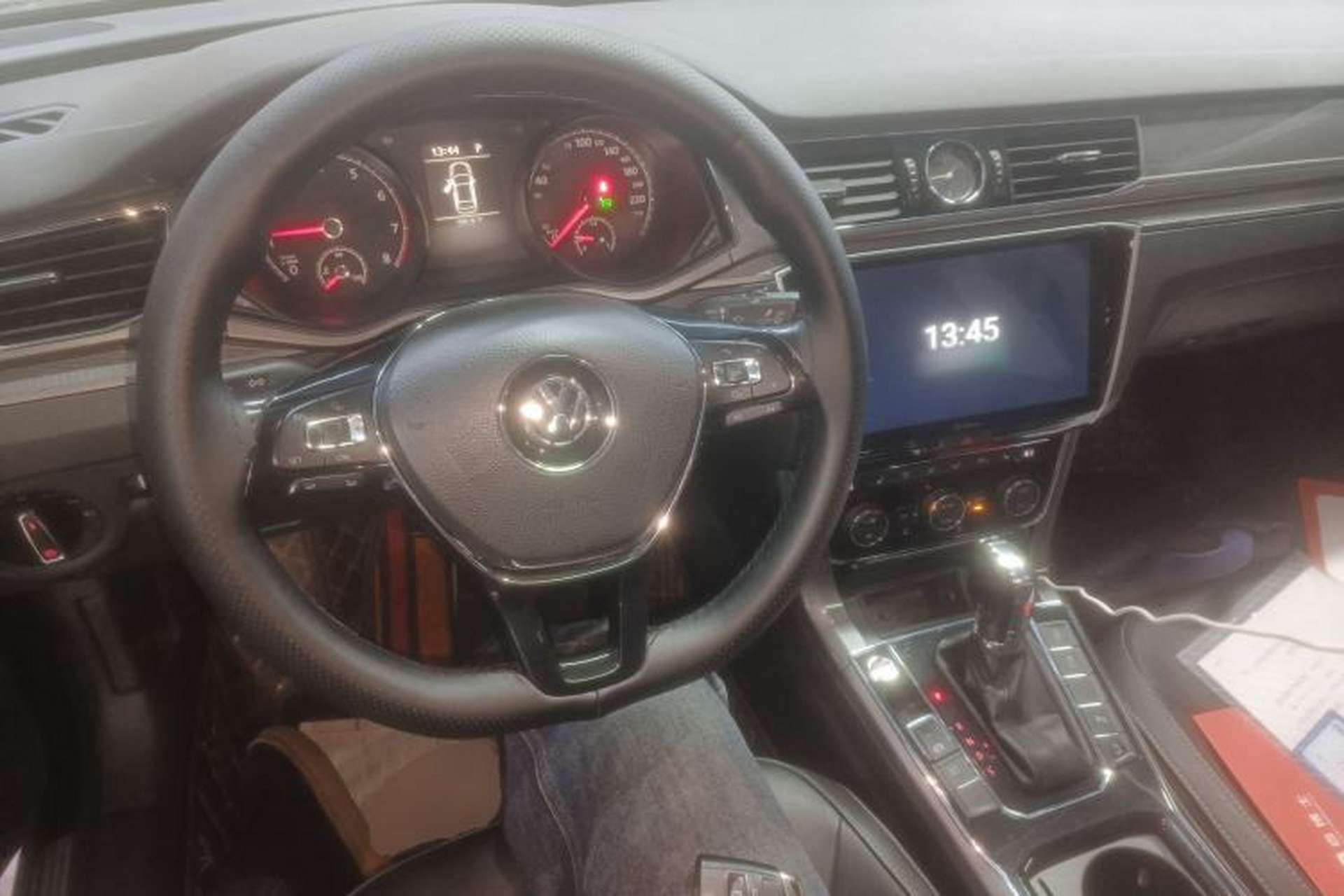 Used Volkswagen Passat 2017 330TSI DSG Luxury Edition Center Console
