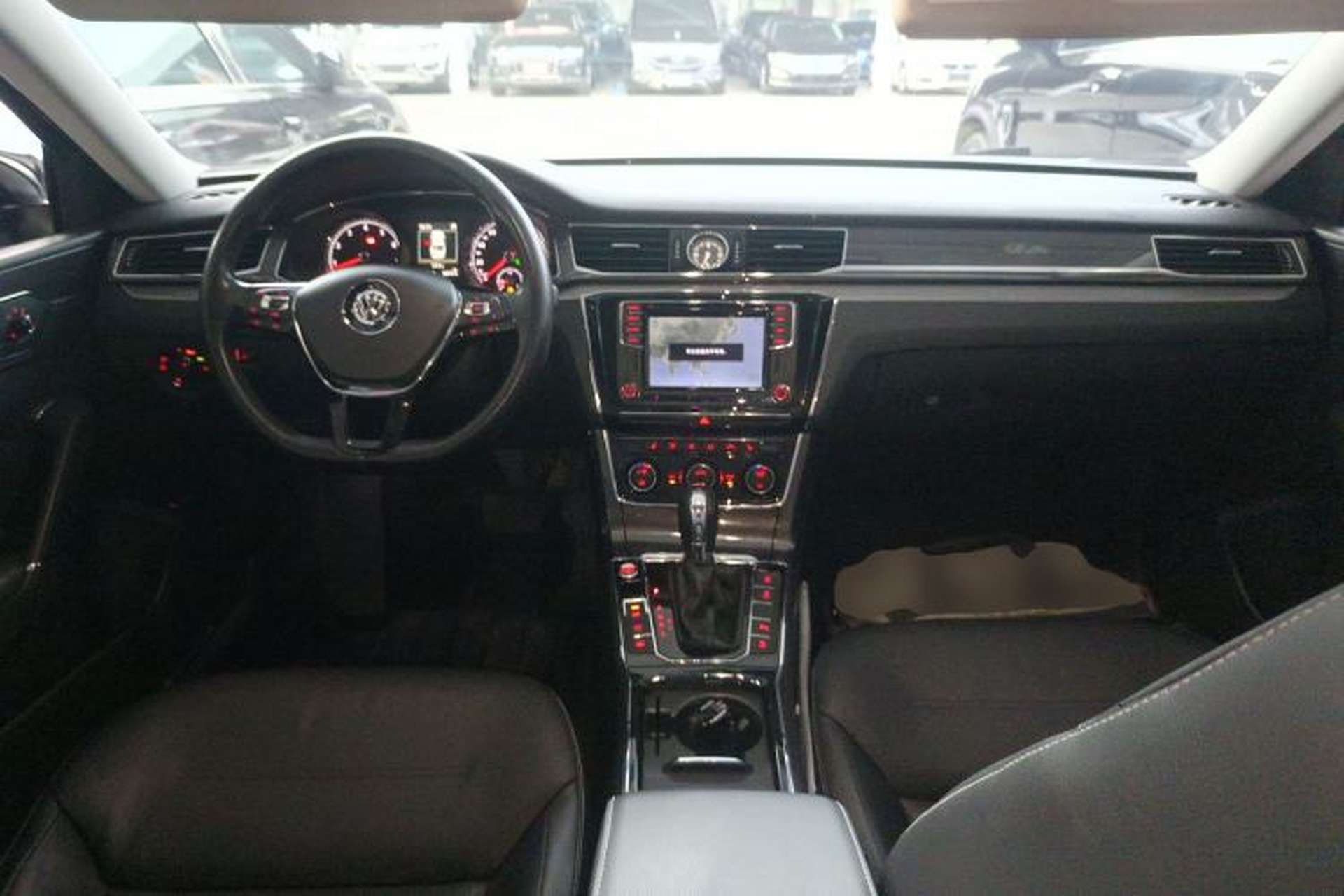 Used Volkswagen Passat 2017 330TSI DSG Prestige Edition Center Console