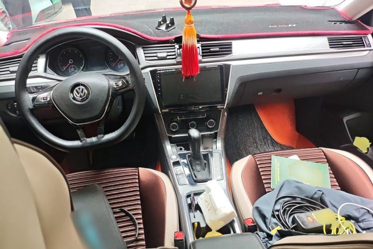 Used Volkswagen Passat  Center Console
