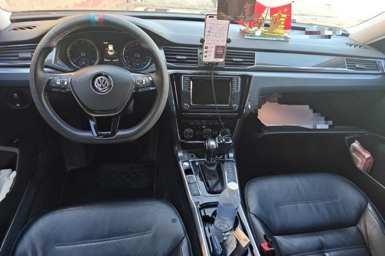 Used Volkswagen Passat 2017 330TSI DSG Prestige Edition Center Console