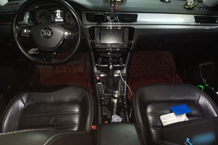 Used Volkswagen Passat 2017 330TSI DSG Luxury Edition Center Console