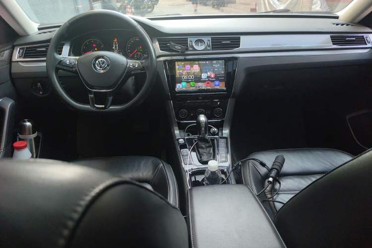 Used Volkswagen Passat 2017 330TSI DSG Luxury Edition Center Console