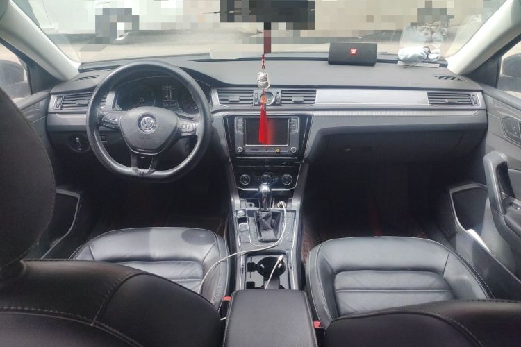Used Volkswagen Passat 2017 330TSI DSG Luxury Edition Center Console