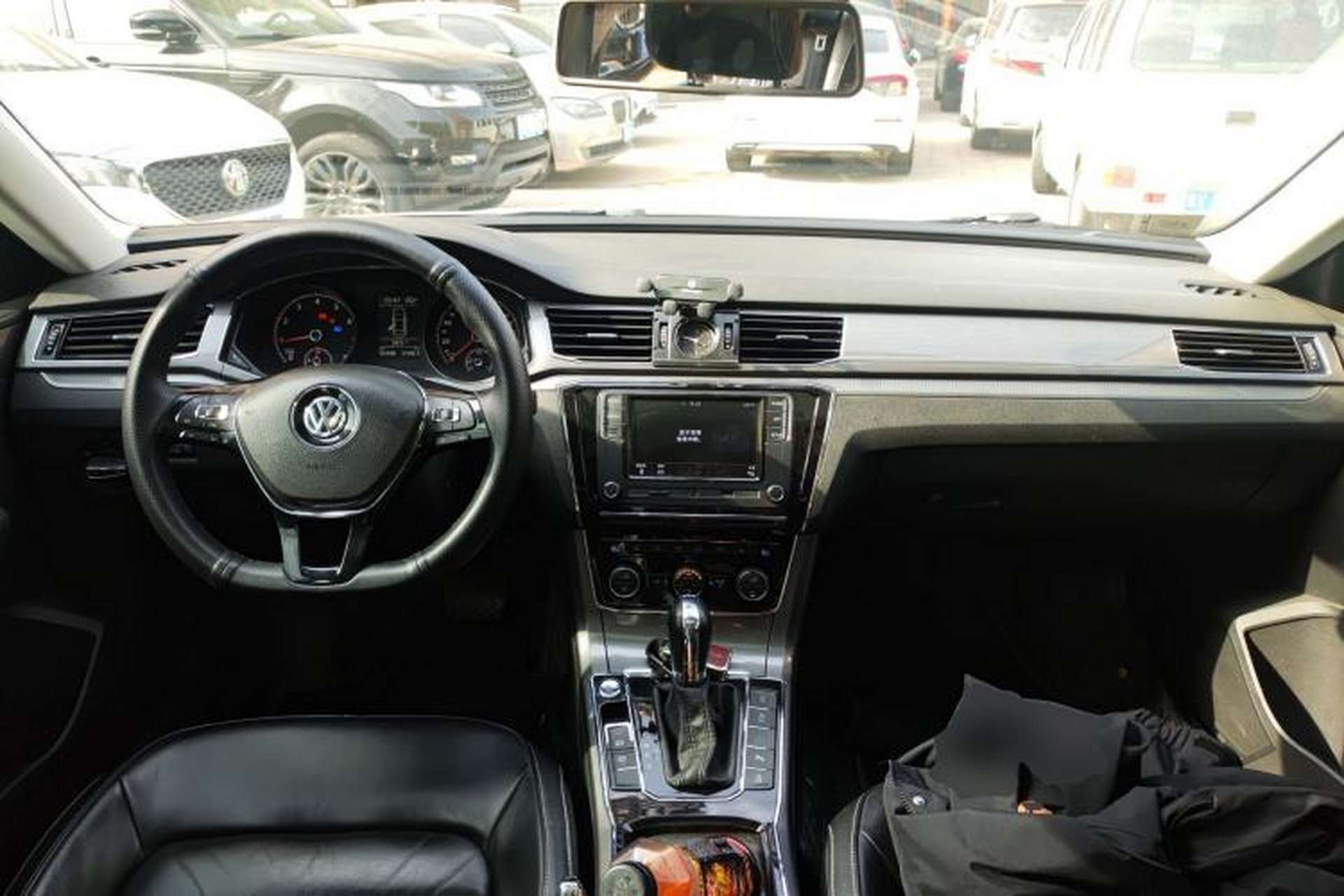 Used Volkswagen Passat 2017 280TSI DSG Luxury Edition Center Console