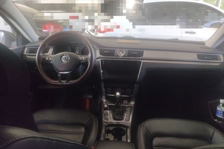 Used Volkswagen Passat 2017 330TSI DSG Luxury Edition Center Console