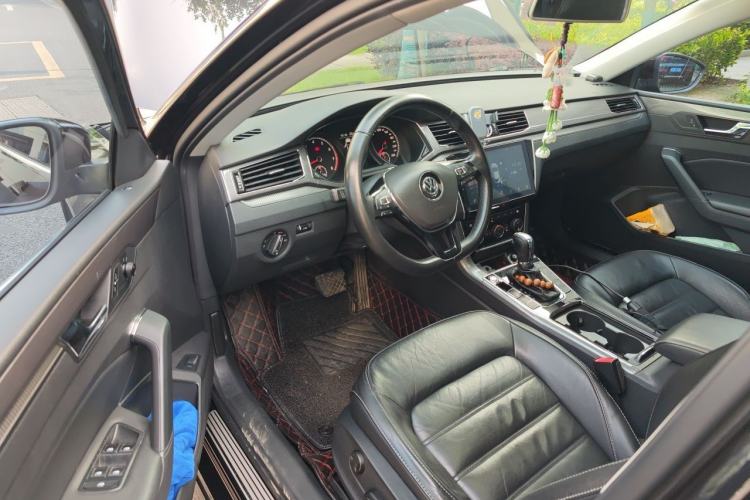 Used Volkswagen Passat 2017 330TSI DSG Luxury Edition Driver Seat
