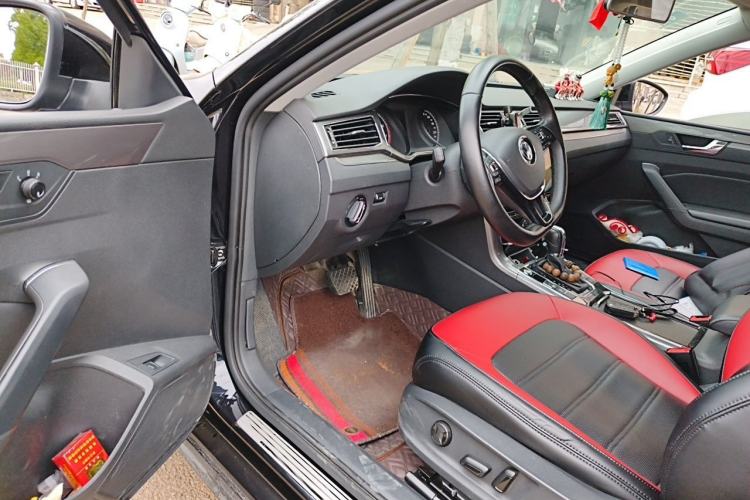 Used Volkswagen Passat 2017 330TSI DSG Luxury Edition Driver Seat