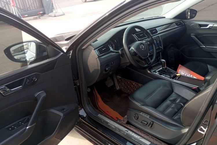 Used Volkswagen Passat 2017 330TSI DSG Prestige Edition Driver Seat