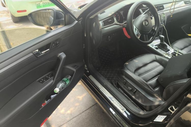 Used Volkswagen Passat 2017 330TSI DSG Luxury Edition Driver Seat