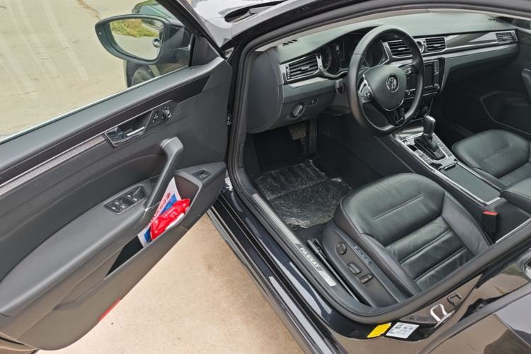 Used Volkswagen Passat 2017 330TSI DSG Prestige Edition Driver Seat