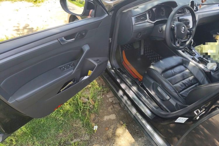 Used Volkswagen Passat 2017 280TSI DSG Luxury Edition Driver Seat