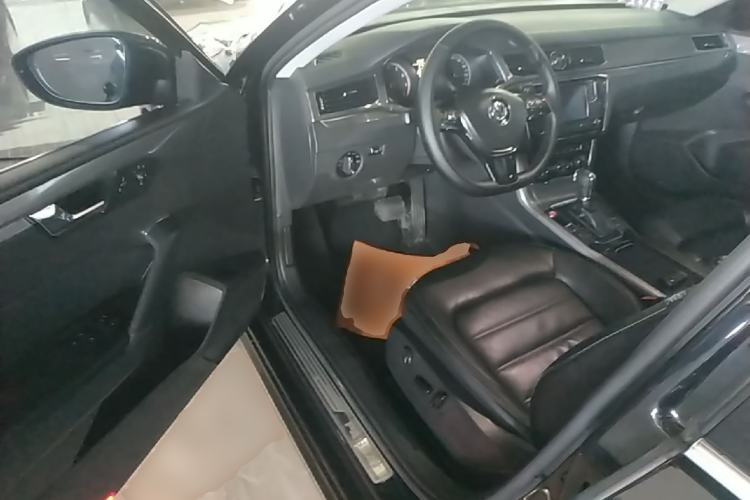 Used Volkswagen Passat 2017 330TSI DSG Luxury Edition Driver Seat