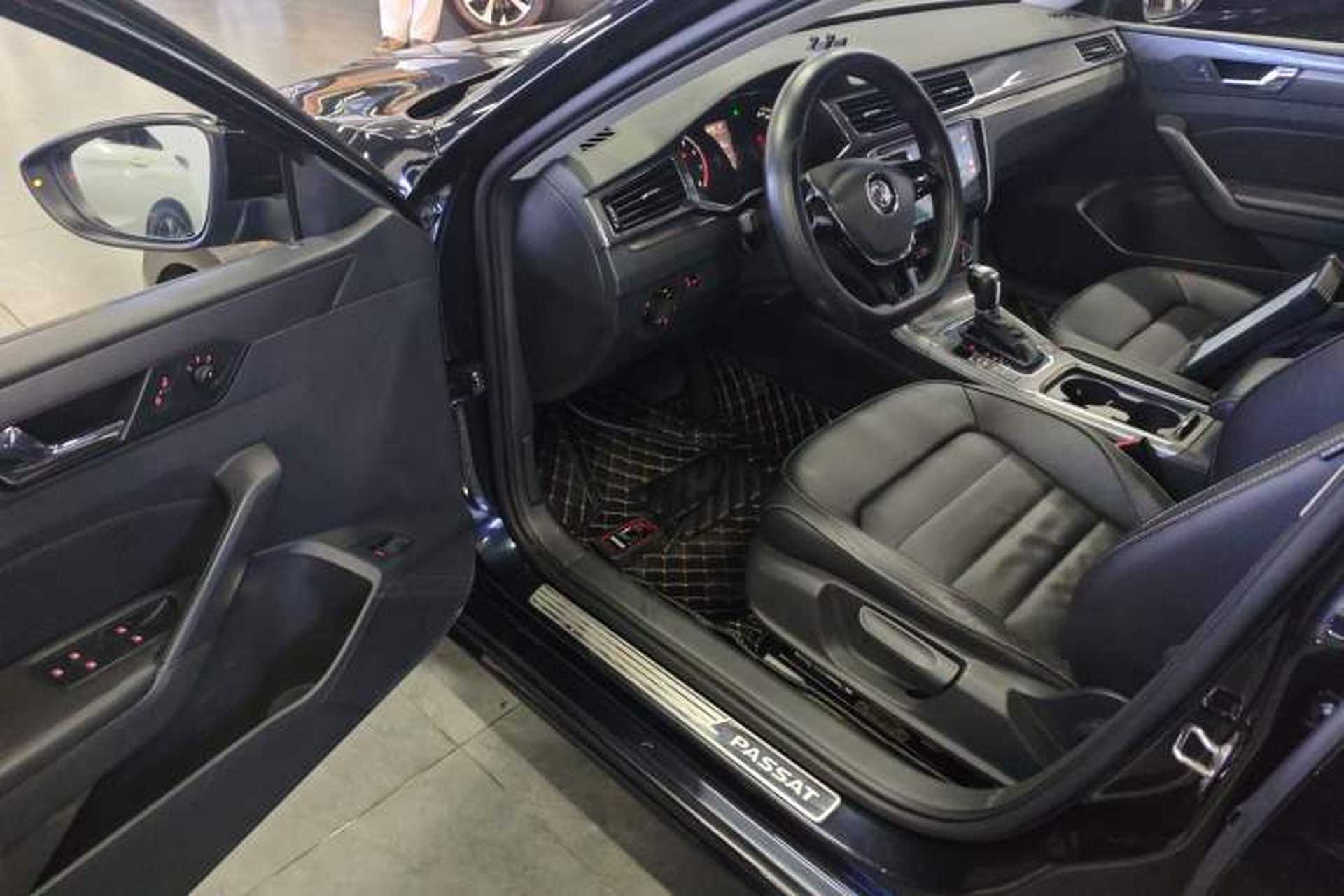 Used Volkswagen Passat 2017 280TSI DSG Luxury Edition Driver Seat