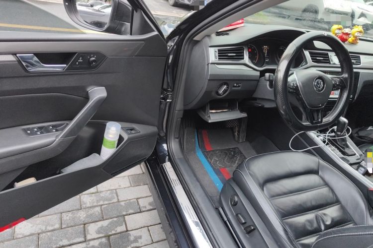Used Volkswagen Passat 2017 280TSI DSG Luxury Edition Driver Seat