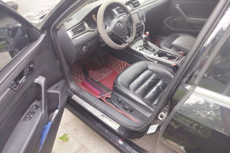 Used Volkswagen Passat 2017 280TSI DSG Luxury Edition Driver Seat