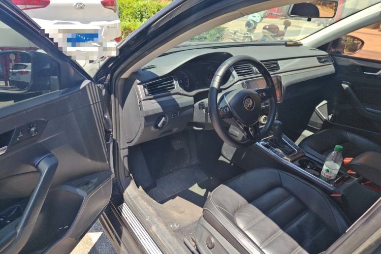 Used Volkswagen Passat 2017 280TSI DSG Luxury Edition Driver Seat