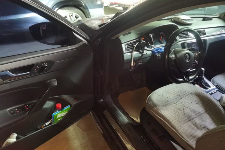 Used Volkswagen Passat 2017 330TSI DSG Luxury Edition Driver Seat