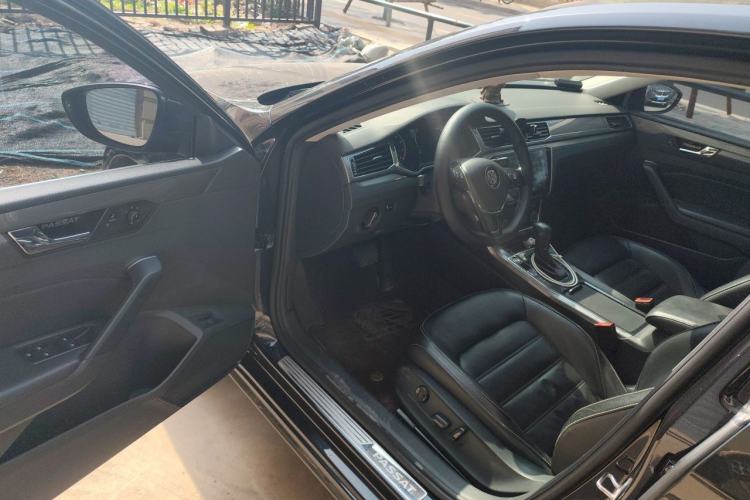 Used Volkswagen Passat 2017 330TSI DSG Luxury Edition Driver Seat