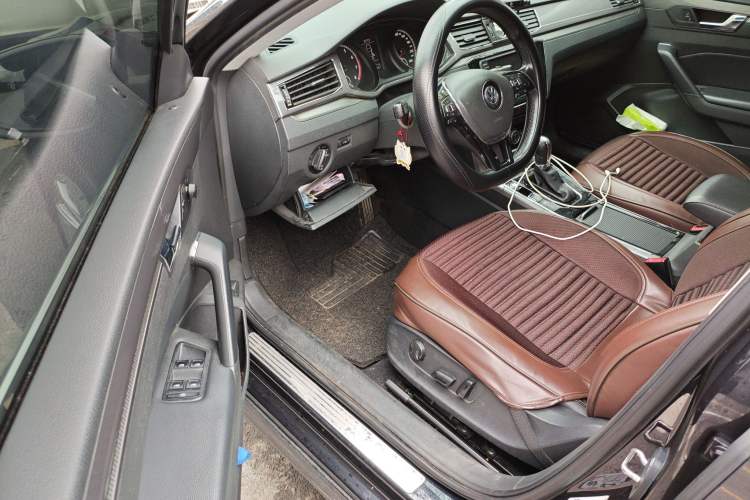 Used Volkswagen Passat 2017 330TSI DSG Luxury Edition Driver Seat