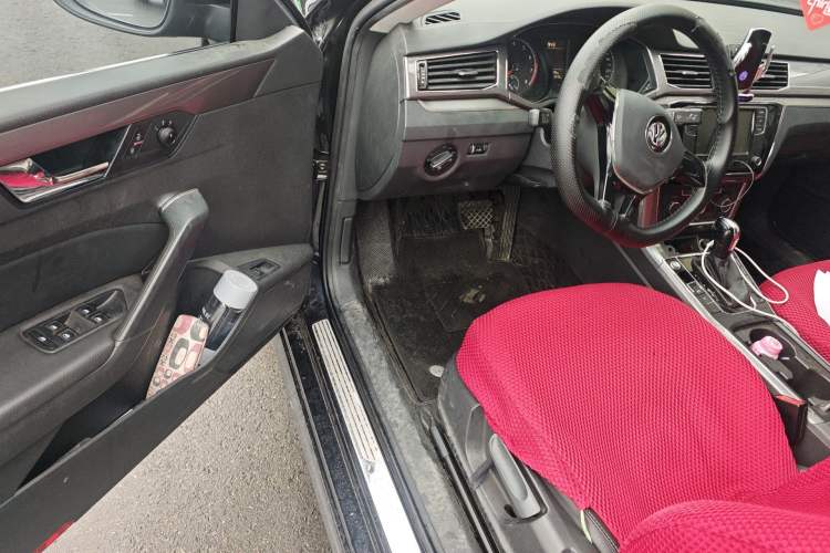 Used Volkswagen Passat 2017 330TSI DSG Luxury Edition Driver Seat