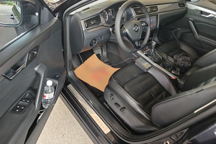 Used Volkswagen Passat 2017 330TSI DSG Luxury Edition Driver Seat