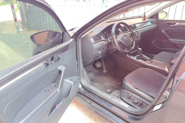 Used Volkswagen Passat 2017 330TSI DSG Prestige Edition Driver Seat
