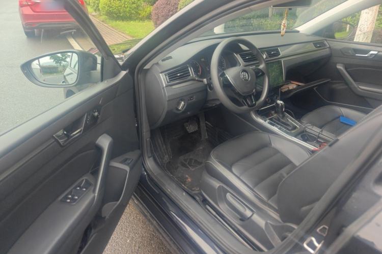 Used Volkswagen Passat 2017 280TSI DSG Luxury Edition Driver Seat