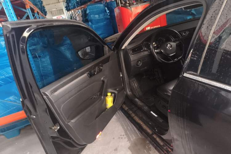 Used Volkswagen Passat 2017 330TSI DSG Luxury Edition Driver Seat