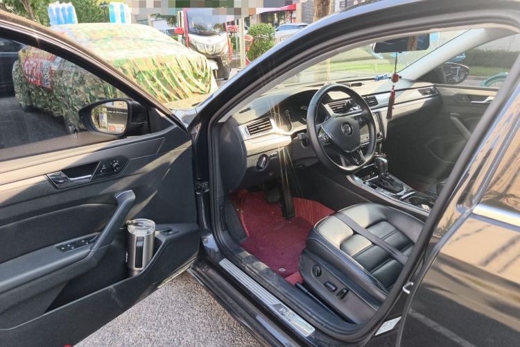 Used Volkswagen Passat 2017 330TSI DSG Luxury Edition Driver Seat