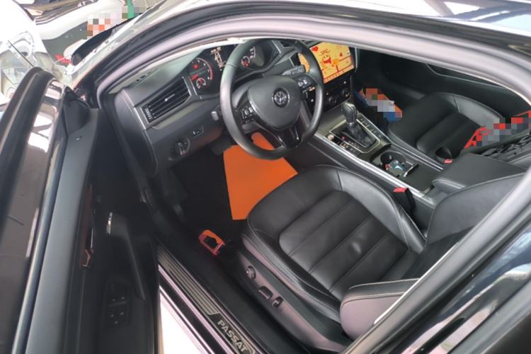 Used Volkswagen Passat 2017 330TSI DSG Luxury Edition Driver Seat