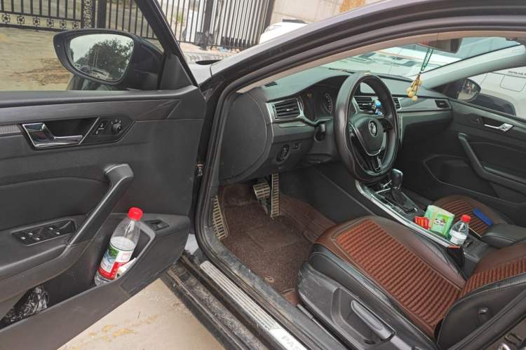Used Volkswagen Passat 2017 1.8TSI DSG Government Procurement Version (CEA Engine) Driver Seat