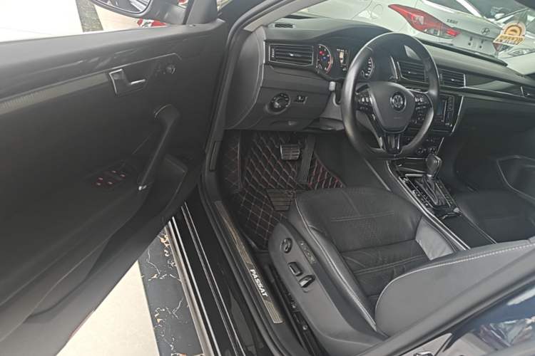 Used Volkswagen Passat 2017 330TSI DSG Prestige Edition Driver Seat
