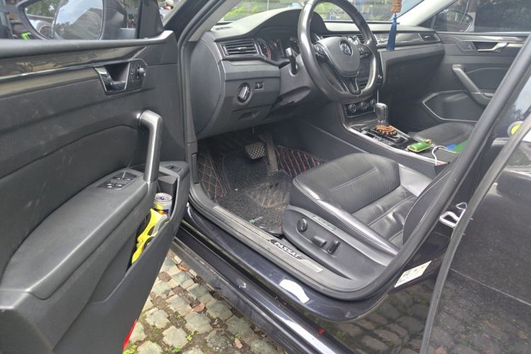 Used Volkswagen Passat 2017 330TSI DSG Prestige Edition Driver Seat