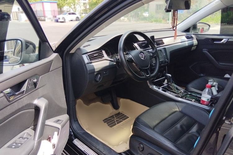 Used Volkswagen Passat 2017 330TSI DSG Luxury Edition Driver Seat