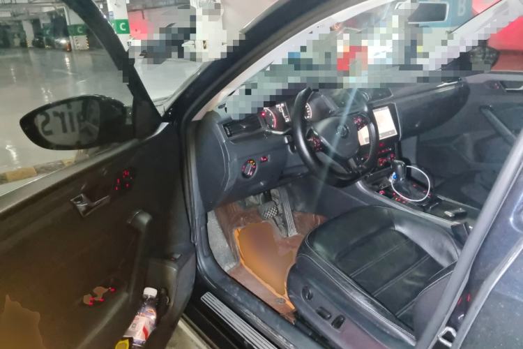 Used Volkswagen Passat 2017 330TSI DSG Luxury Edition Driver Seat