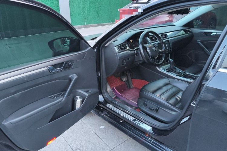 Used Volkswagen Passat 2017 330TSI DSG Luxury Edition Driver Seat