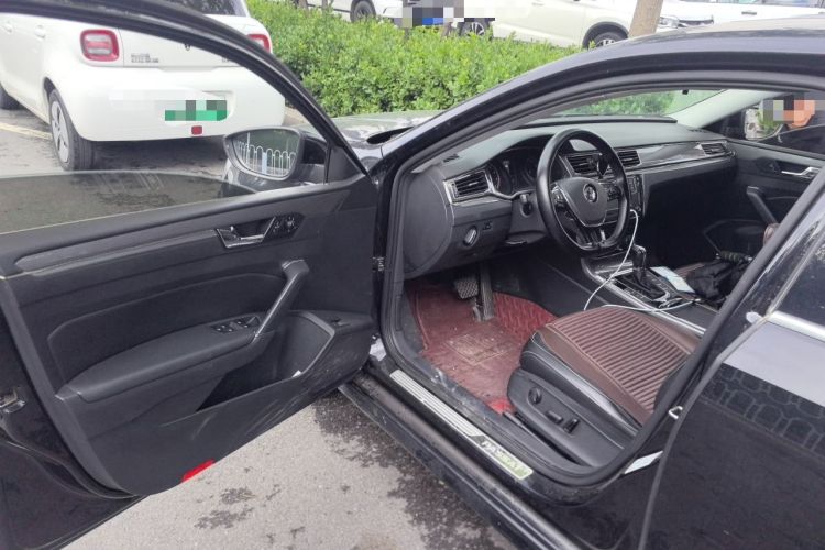 Used Volkswagen Passat 2017 330TSI DSG Luxury Edition Driver Seat